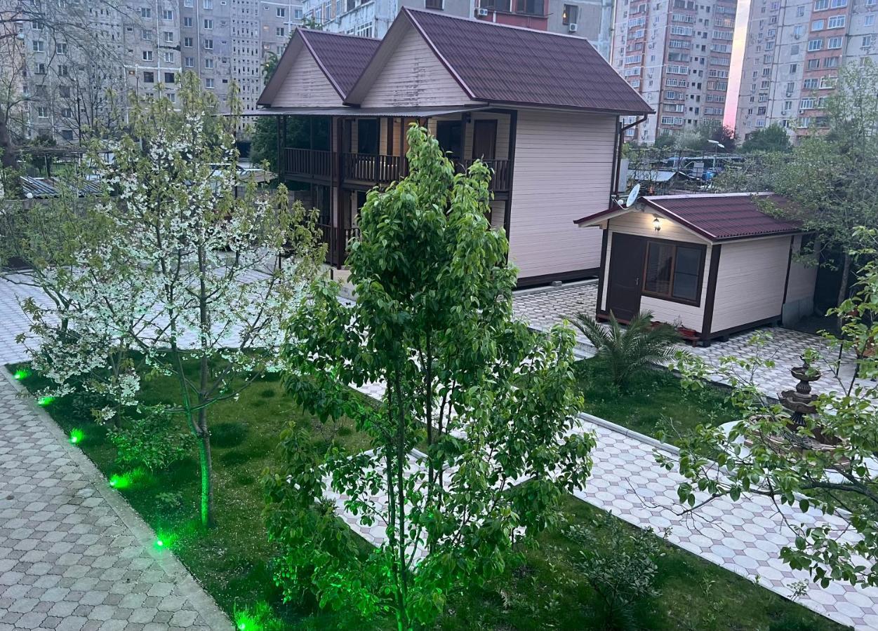 Отель Гостевой дом У Кирюши Гагра Экстерьер фото